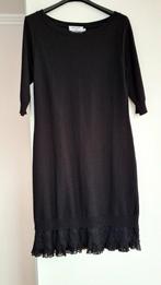 Petite robe noire à bord inférieur en dentelle, Maat 38/40 (M), Zwart, Nieuw, Ophalen of Verzenden
