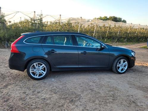 Volvo V60 D2, Auto's, Volvo, Particulier, V60, ABS, Adaptive Cruise Control, Airbags, Airconditioning, Bluetooth, Centrale vergrendeling