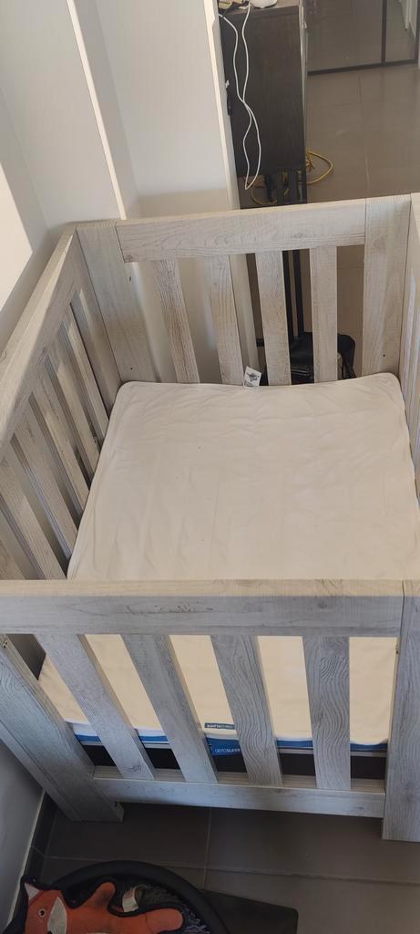Babypark van The wood Factory, Kinderen en Baby's, Babyparken, Zo goed als nieuw, Vierkant, Boxkleed, Ophalen