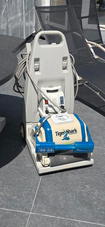Zwembadrobot Tiger Shark beschikbaar voor biedingen