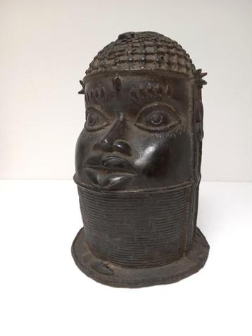 Tête en bronze du roi (Oba) du royaume du Bénin beschikbaar voor biedingen