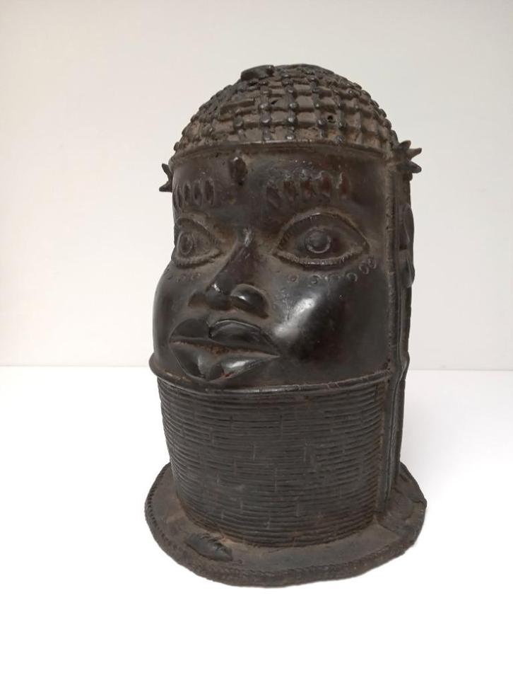 Tête en bronze du roi (Oba) du royaume du Bénin, Antiek en Kunst, Kunst | Niet-Westerse kunst, Verzenden