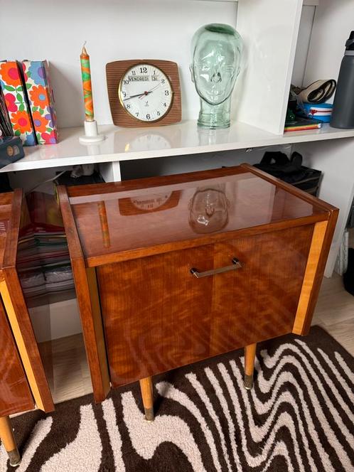 Vintage nachtkastjes, Antiek en Kunst, Antiek | Meubels | Kasten, Ophalen