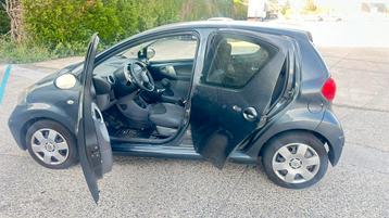 Toyota Aygo 1.4 diesel* 2009* 220000km* carnet d’entretien beschikbaar voor biedingen