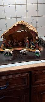 Zeer oude Kerststal met beeldjes compleet., Ophalen