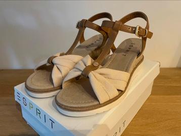 Sandalen ESPRIT met sleehak maat 38 beschikbaar voor biedingen