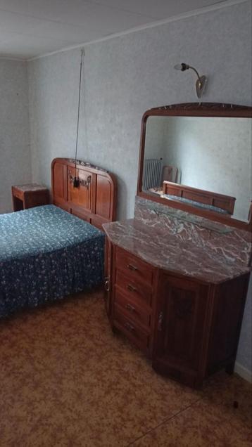 Antieke slaapkamer in volle eik beschikbaar voor biedingen