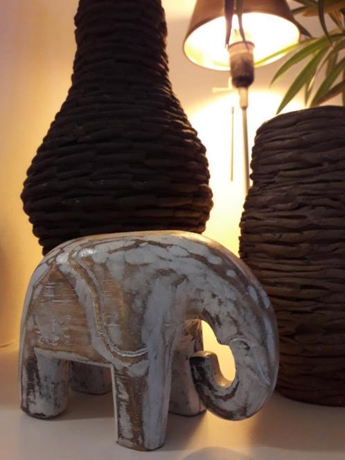 Kleine houten olifant, Antiek en Kunst, Kunst | Beelden en Houtsnijwerken, Ophalen