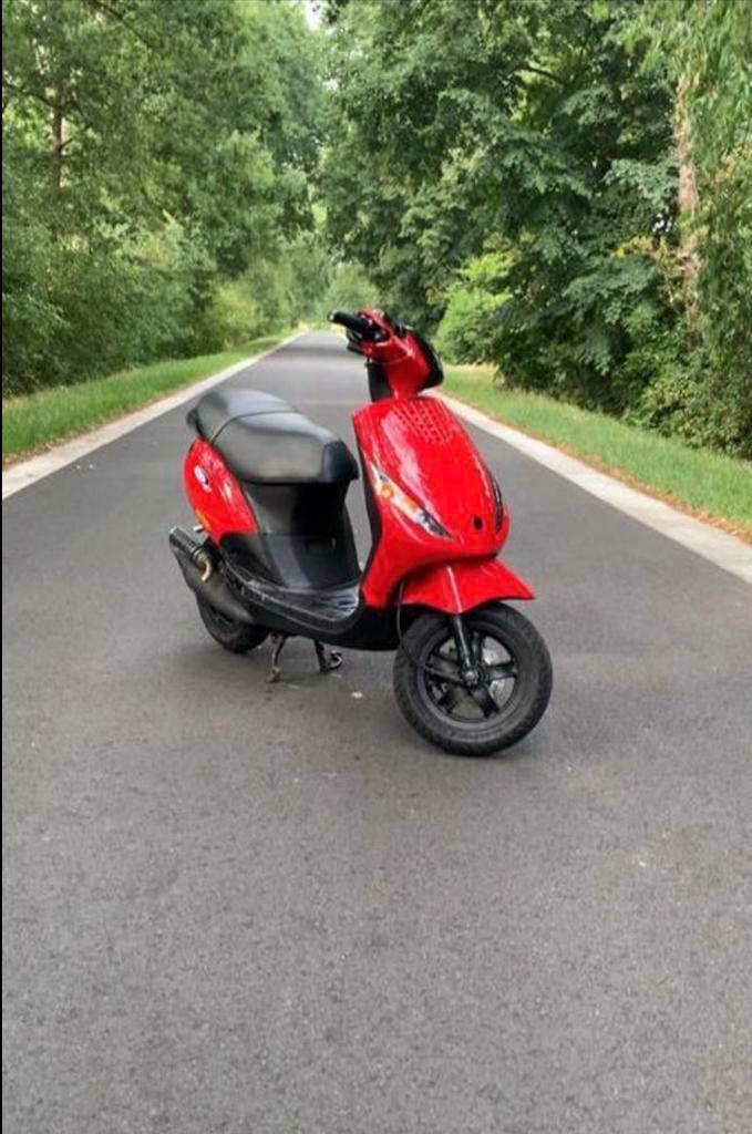 Piaggio zip 2t a klasse ruilen/bieden, Fietsen en Brommers, Scooters | Piaggio, Nieuw, Zip, Klasse A (25 km/u), Benzine, Ophalen of Verzenden
