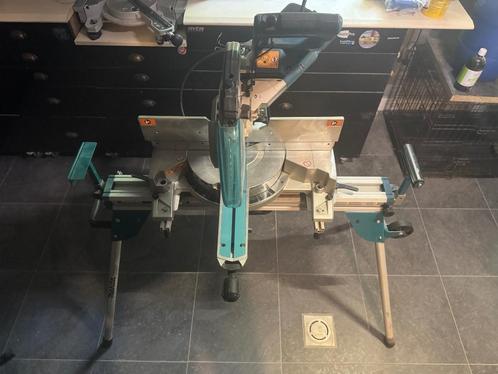 MAKITA LS1216FL verstekzaag met WST06-onderstel, Doe-het-zelf en Bouw, Gereedschap | Zaagmachines, Gebruikt, Afkortzaag, 1200 watt of meer