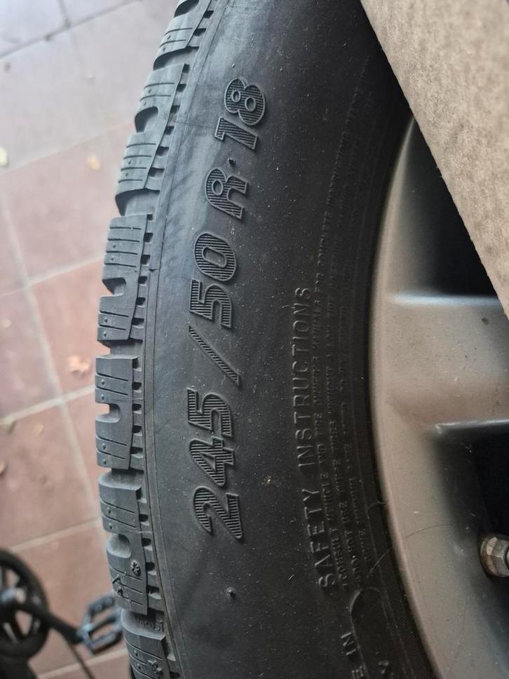 BMW 18inch winterset., Auto-onderdelen, Banden en Velgen, Band(en), Winterbanden, 18 inch, Ophalen