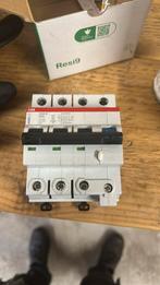 B16 30mA aardlekschakelaar 4p 230/400V ABB, Comme neuf, Interrupteur, Enlèvement ou Envoi