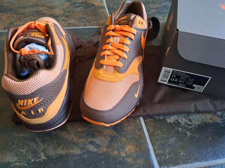 Nike Air Max 1 “King’s Day” EU 45, Kleding | Heren, Schoenen, Nieuw, Sneakers, Bruin, Ophalen of Verzenden
