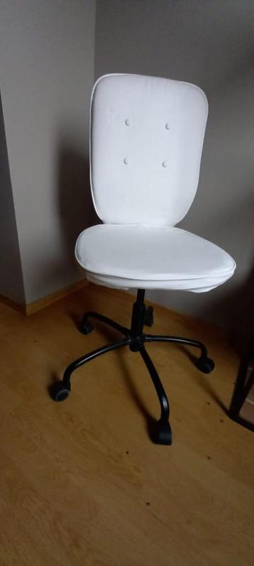 Chaise bureau beschikbaar voor biedingen