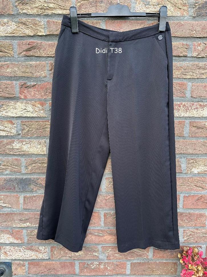 Didi 7/8 zwarte T38 broek in uitstekende staat, Kleding | Dames, Broeken en Pantalons, Zo goed als nieuw, Maat 38/40 (M), Zwart