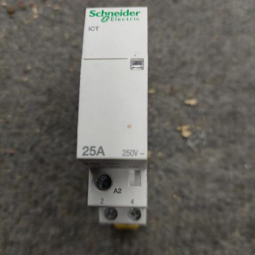 Contactor 25a Schneider, Hobby en Vrije tijd, Elektronica-componenten, Ophalen of Verzenden