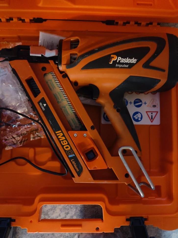 Paslode Im90Xi Tacker op gas, Doe-het-zelf en Bouw, Gereedschap | Overige machines, Nieuw, Ophalen