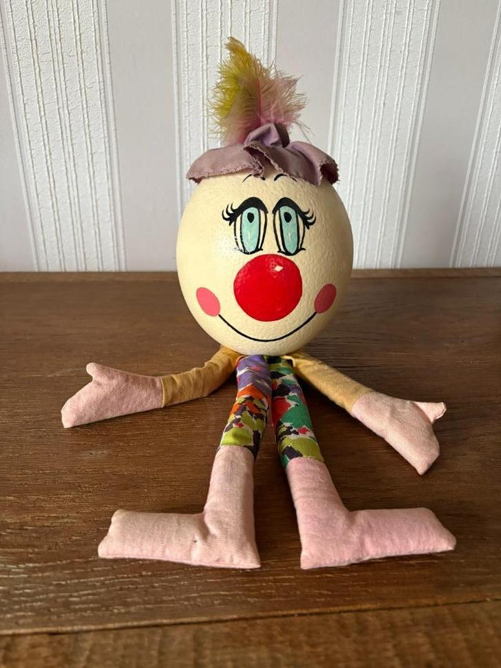 Clown van struisvogelei uit Zuid-Afrika, Antiek en Kunst, Kunst | Beelden en Houtsnijwerken, Ophalen