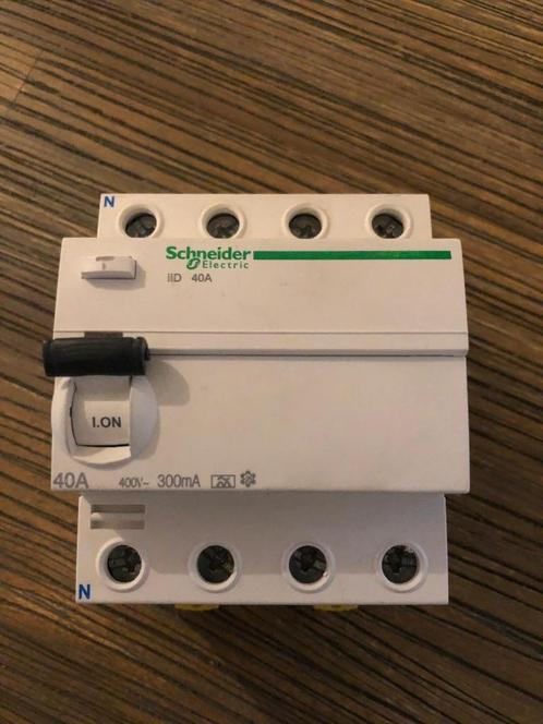 differentieelschakelaar 40A 300mA, Doe-het-zelf en Bouw, Elektriciteit en Kabels, Ophalen