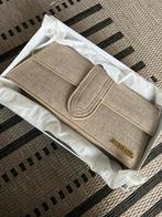 Jacqumens tasje, Handtassen en Accessoires, Tassen | Damestassen, Ophalen of Verzenden, Nieuw, Beige, Schoudertasje