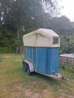 Oude paardentrailer, Ophalen