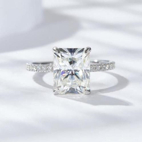 Nieuwe ring,4 karaat,diamanttest positief!, Bijoux, Sacs & Beauté, Bagues, Neuf, Femme, 17 à 18, Blanc, Argent, Avec pierre précieuse