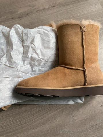 Dames Uggs maat 40, 1 x gedragen beschikbaar voor biedingen