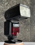 NIKON SB-900 Flitser + gratis Omron M7, Audio, Tv en Foto, Foto | Flitsers, Ophalen of Verzenden, Zo goed als nieuw, Nikon, Kantelbaar