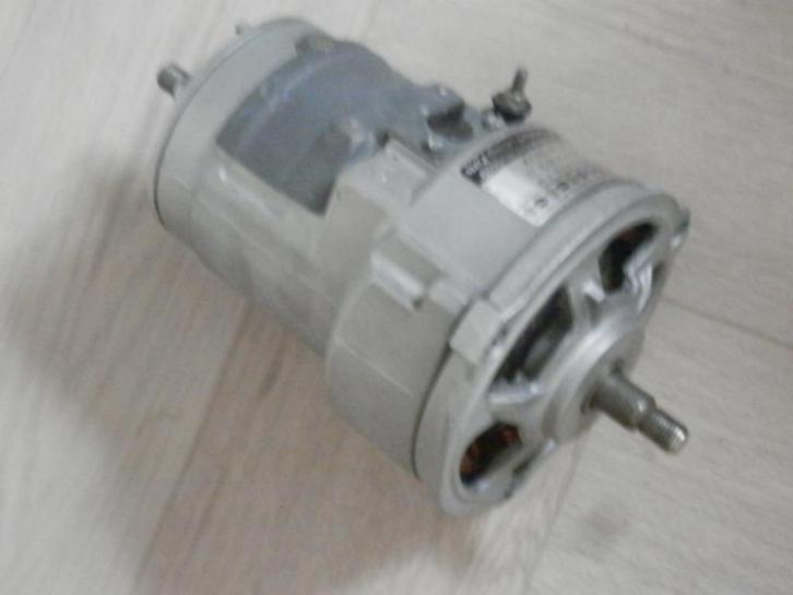 Wisselstroomdynamo Bosch VW Kever, NOS, origineel VW, Auto-onderdelen, Motor en Toebehoren, Oldtimer onderdelen, Volkswagen, Gereviseerd