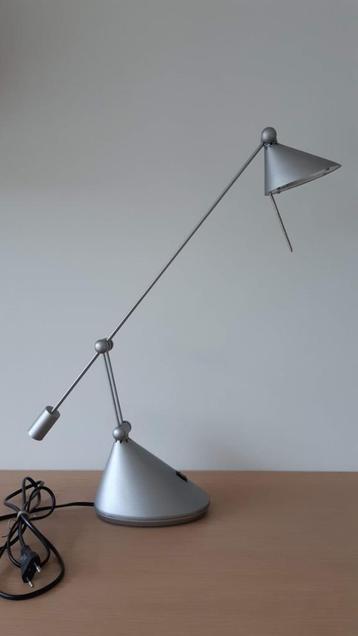 Bureaulamp beschikbaar voor biedingen