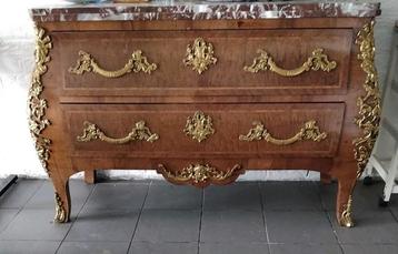 Prachtige Commode  gebrokken marmeren blad +- 140 cm lengte  beschikbaar voor biedingen