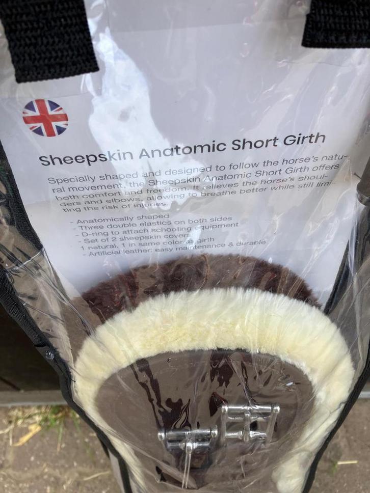 Bruine anatomische dressuursingel Kentucky 55, Dieren en Toebehoren, Paarden en Pony's | Hoofdstellen en Tuigage, Nieuw, Dressuur