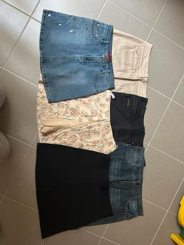 Lot de 12 jupes à vendre en parfait état beschikbaar voor biedingen