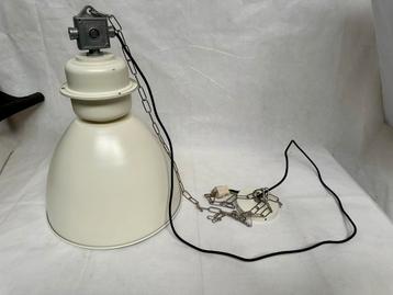 Industriële hanglamp – wit met metalen ketting–vintage stijl beschikbaar voor biedingen