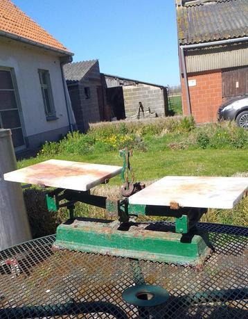 Gratis oude weegschaal beschikbaar voor biedingen