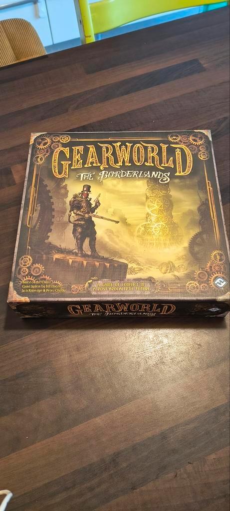 Gearworld: the borderlands van Fantasy Flight games, Hobby en Vrije tijd, Gezelschapsspellen | Bordspellen, Zo goed als nieuw