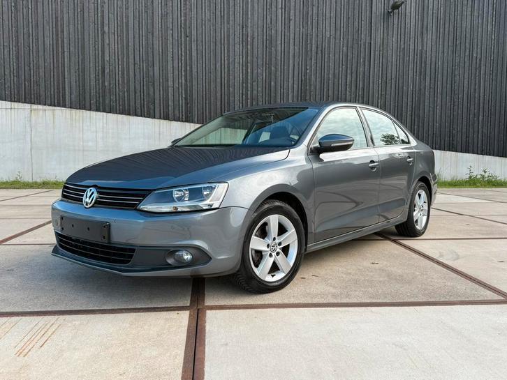 Volkswagen Jetta 1.6TDI Premier propriétaire Highline 2015, Autos, Volkswagen, Particulier, Jetta, ABS, Phares directionnels, Airbags