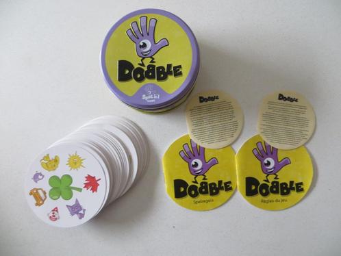Dobble, Hobby en Vrije tijd, Gezelschapsspellen | Kaartspellen, Zo goed als nieuw, Een of twee spelers, Drie of vier spelers, Vijf spelers of meer