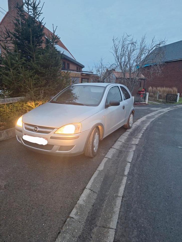 Opel Corsa C  moteur cassé, Autos, Opel, Particulier, Corsa, Essence, 3 portes, Boîte manuelle, Argent ou Gris, Gris, Tissu, Traction avant