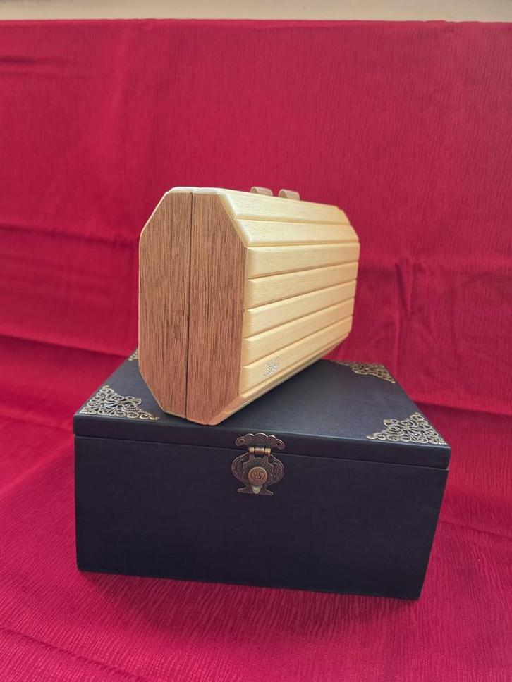 Handgemakt hout handtas, Handtassen en Accessoires, Tassen | Damestassen, Zo goed als nieuw, Ophalen