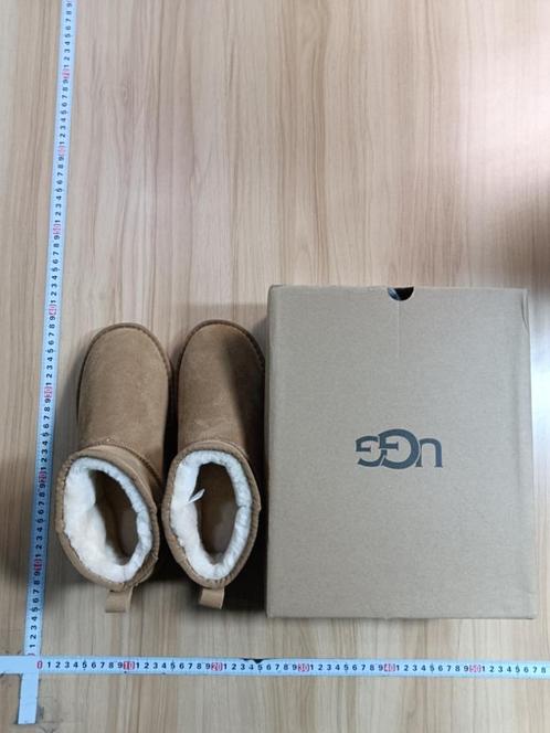 Nieuw UGG boots cognac Laatste stuks Maat 37 en 42, Kleding | Dames, Schoenen, Nieuw, Pantoffels of Sloffen, Ophalen of Verzenden