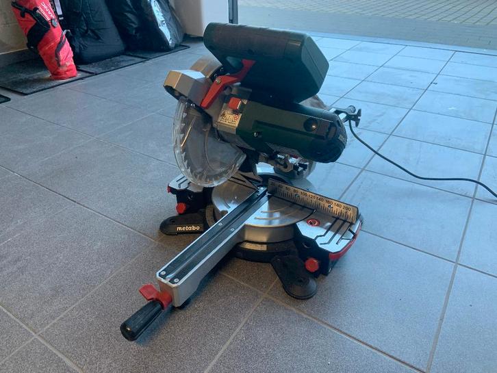 Metabo KGS 216 M verstekzaag met trekfunctie – topstaat, Bricolage & Construction, Outillage | Scies mécaniques, Comme neuf, Scie à onglet