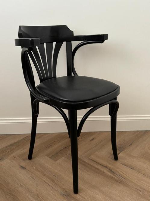 Set van 4 zwarte Thonet-stijl stoelen met leren zitting, Huis en Inrichting, Stoelen, Zo goed als nieuw, Vier, Hout, Leer, Zwart