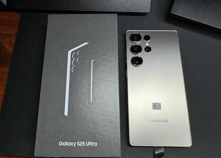 Samsung S25 Ultra Titaniumgrijs, Telecommunicatie, Mobiele telefoons | Samsung, Nieuw, Ophalen of Verzenden