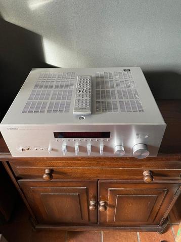 Yamaha R-S 700 receiver, mét afstandsbediening beschikbaar voor biedingen