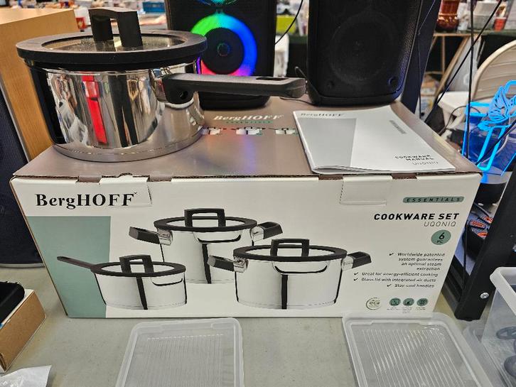 Splinternieuw Berghoff kookpottenset met glazen deksel 140€, Huis en Inrichting, Keuken | Potten en Pannen, Nieuw, Pannenset, Inox