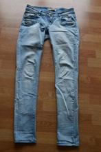 bleke skinny jeans, Envoi