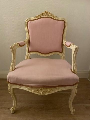 Stoel shabby chic beschikbaar voor biedingen