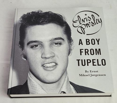 ELVIS - A Boy From Tupelo FTD Boek + 3 cd - 2012 luxe boek, Boeken, Muziek, Gelezen, Artiest, Ophalen