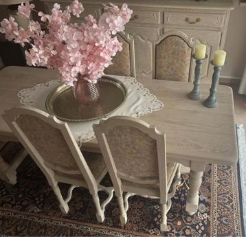 Gezandstraalde eiken stoelen beschikbaar voor biedingen